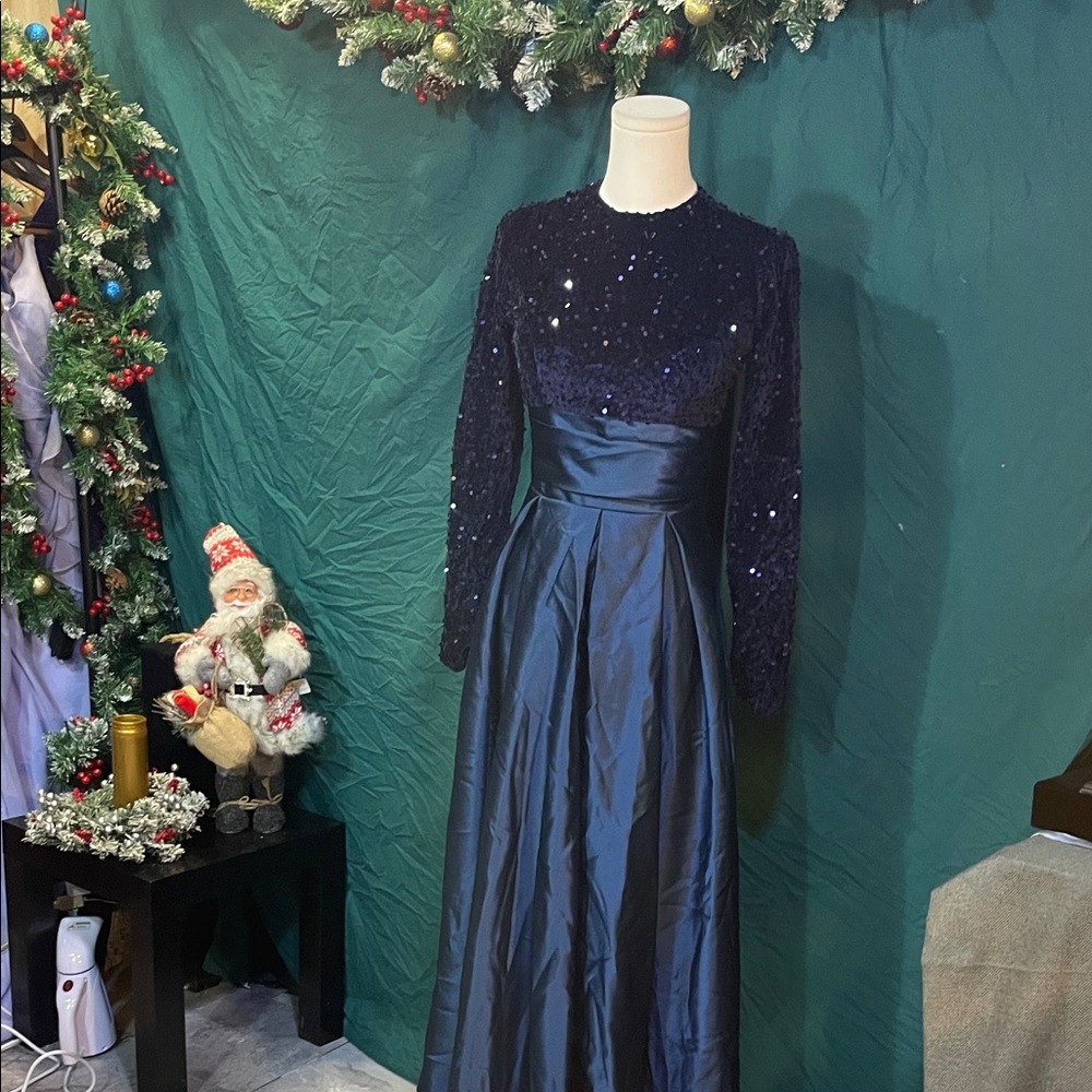 Stunning Navy Long Sleeve Dress